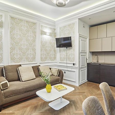 Apartment Louvre Museum By Studio Prestige Parijs Buitenkant foto