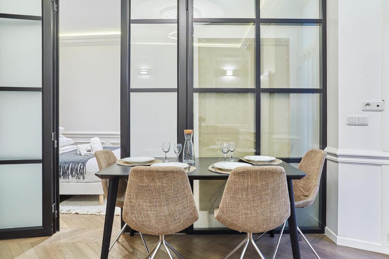 Apartment Louvre Museum By Studio Prestige Parijs Buitenkant foto
